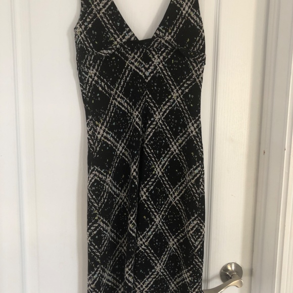 Body by Victoria Silk Low V-neck Small Dress - Picture 3 of 3